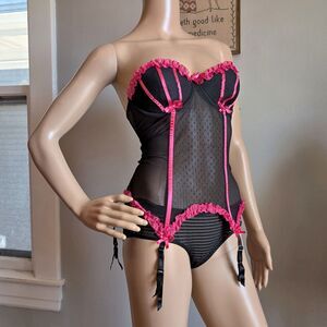 Vintage Y2K Victoria's Secret Corset Lingerie Garter Straps Ruffle Coquette M